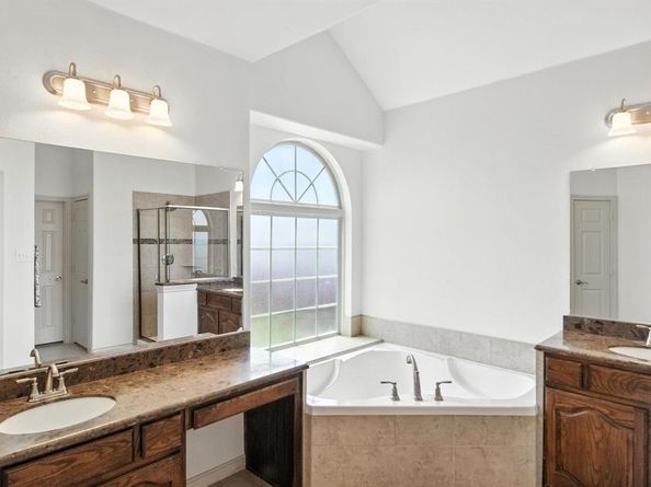 5729  Diamond Valley Drive , Fort Worth Texas 76179