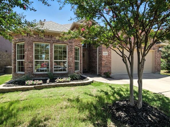 5729  Diamond Valley Drive , Fort Worth Texas 76179