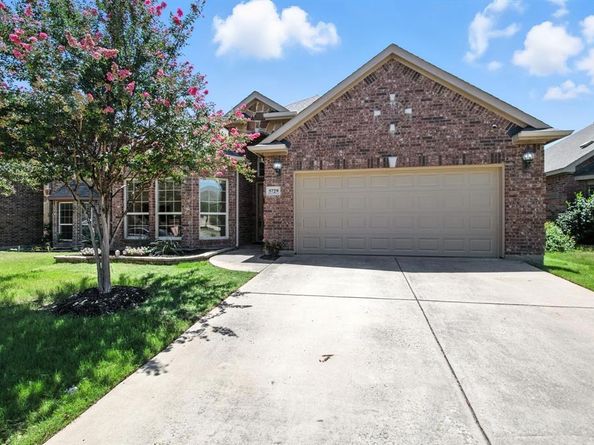 5729  Diamond Valley Drive , Fort Worth Texas 76179