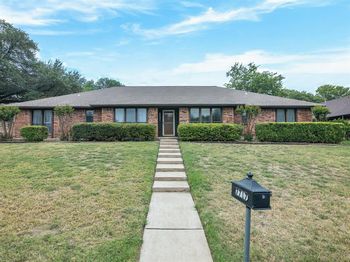 7717  Woodside Hill 