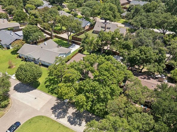 7928  Fallmeadow Lane , Dallas Texas 75248