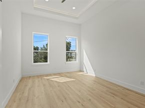 850 W Canty Street , Dallas Texas 75208