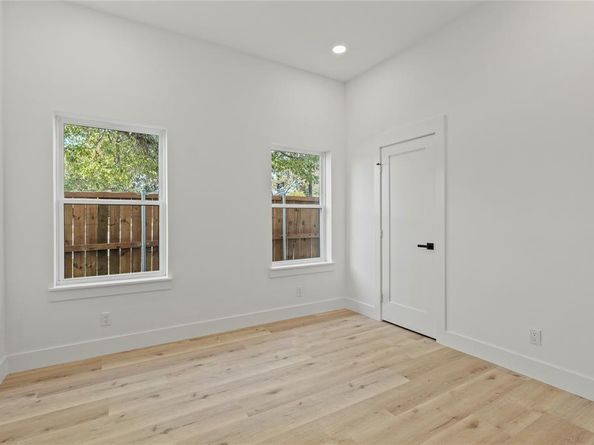 850 W Canty Street , Dallas Texas 75208