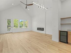 850 W Canty Street , Dallas Texas 75208