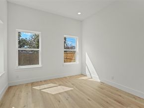 850 W Canty Street , Dallas Texas 75208