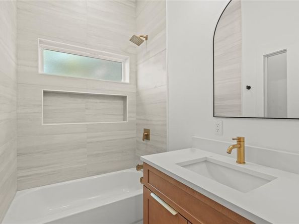 850 W Canty Street , Dallas Texas 75208