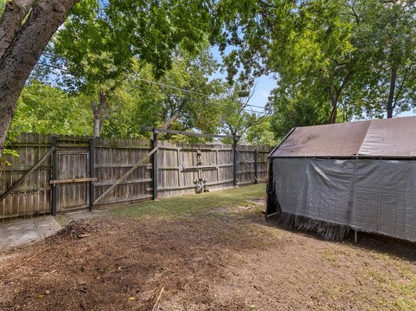 1703  Brandon Street , Dallas Texas 75208