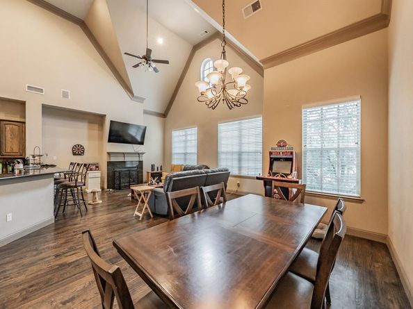 575  Rockingham Drive , Irving Texas 75063