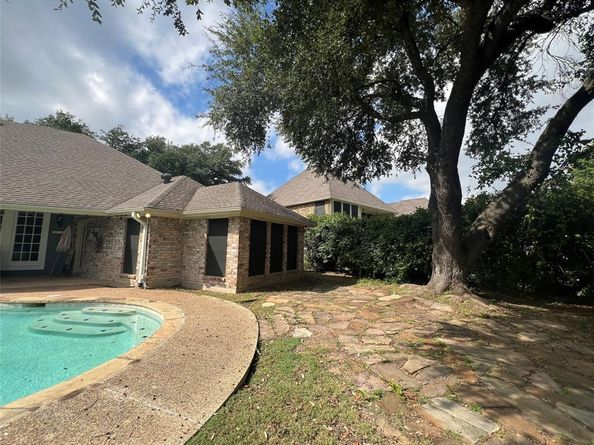 2601  Oak Point Drive , Garland Texas 75044