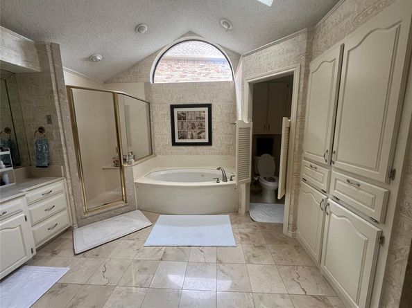 2601  Oak Point Drive , Garland Texas 75044