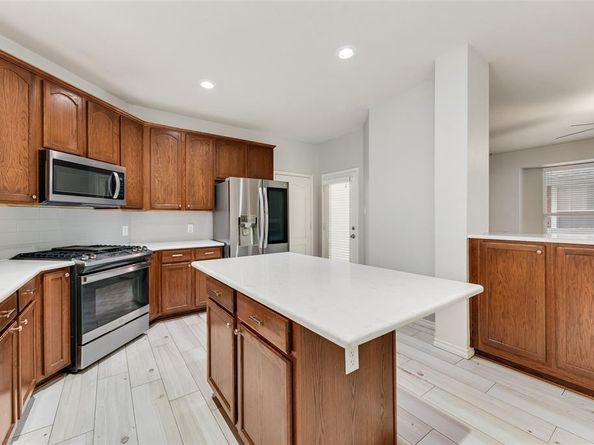 1108  Hayden Lane , Savannah Texas 76227