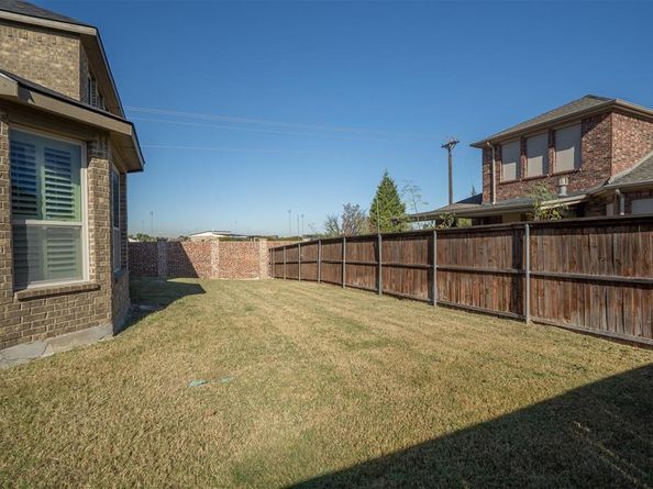 1320  Ponca Street , Carrollton Texas 75010