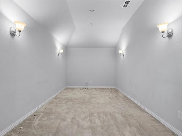 1320  Ponca Street , Carrollton Texas 75010