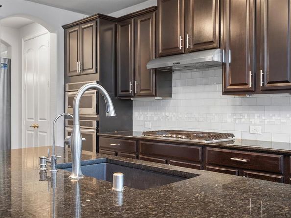 1320  Ponca Street , Carrollton Texas 75010