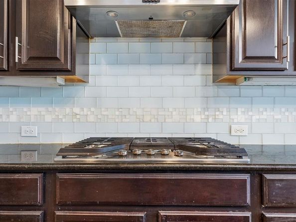 1320  Ponca Street , Carrollton Texas 75010