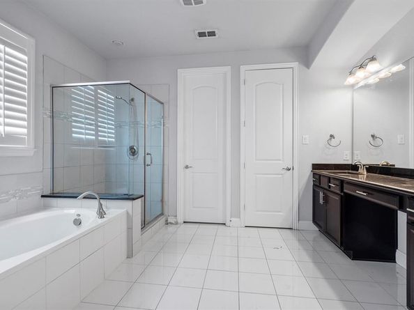 1320  Ponca Street , Carrollton Texas 75010