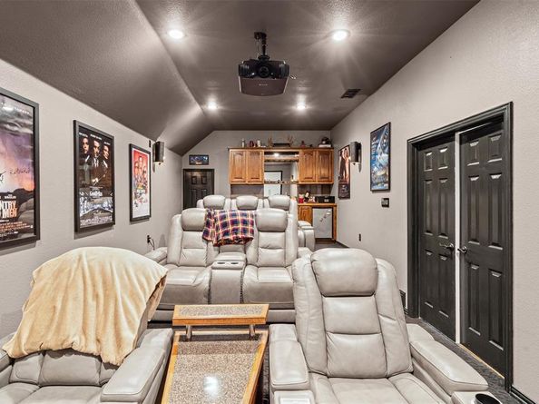 1808  Lakes Edge Boulevard , Mansfield Texas 76063