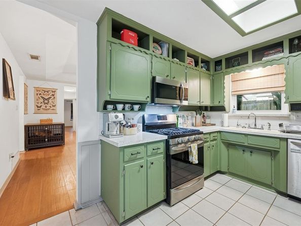 1909  Ford Street , Arlington Texas 76013