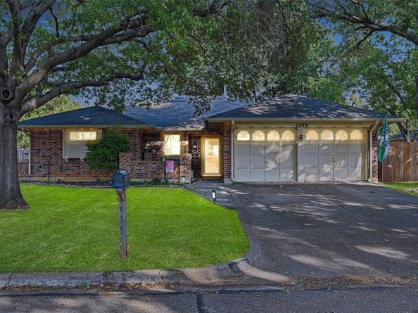 1909  Ford Street , Arlington Texas 76013