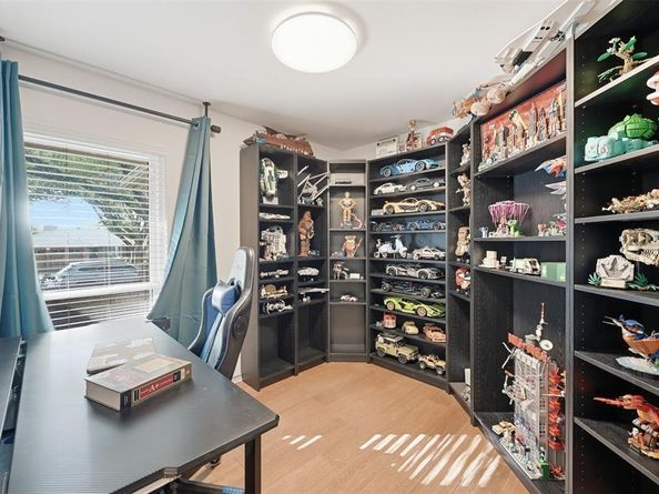 1909  Ford Street , Arlington Texas 76013