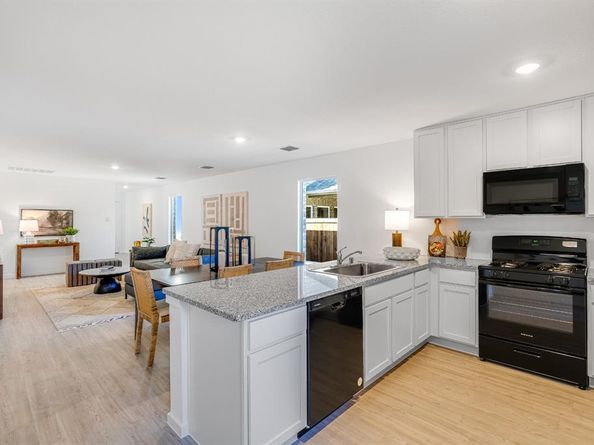 1365  Blazin Bronco Trail , Fort Worth Texas 75052