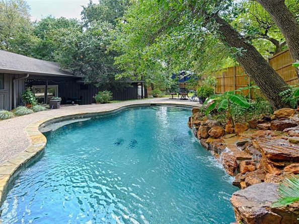 1701  Timbers Drive , Irving Texas 75061