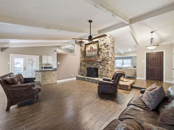 1701  Timbers Drive , Irving Texas 75061