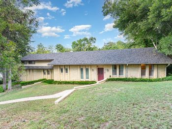 1515  Valley View Drive 