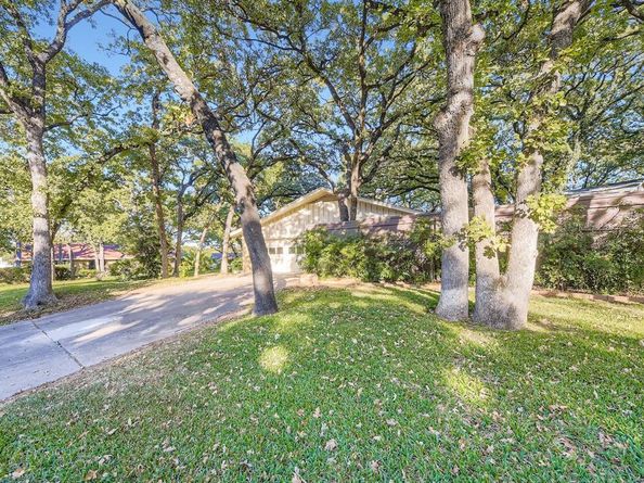 3106  Woodford Drive , Arlington Texas 76013