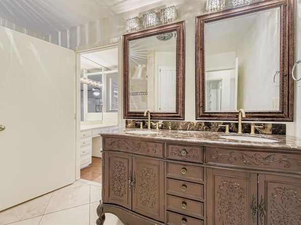 3106  Woodford Drive , Arlington Texas 76013