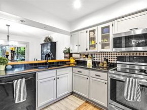1805  Lakecrest Court , Carrollton Texas 75006