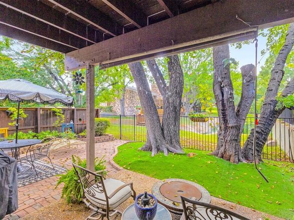 1805  Lakecrest Court , Carrollton Texas 75006
