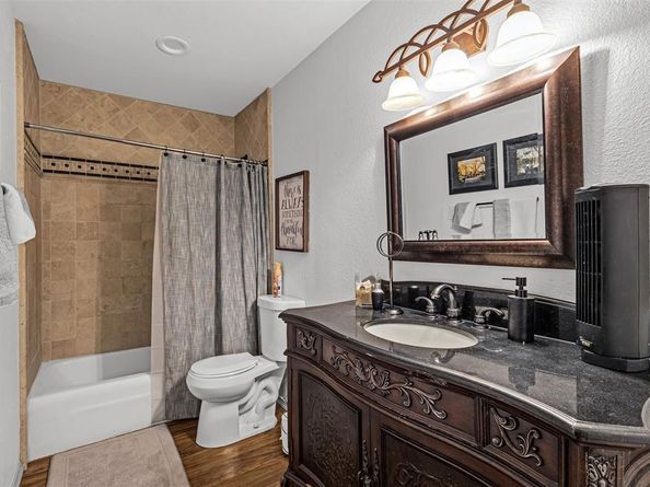 1805  Lakecrest Court , Carrollton Texas 75006