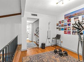 1805  Lakecrest Court , Carrollton Texas 75006