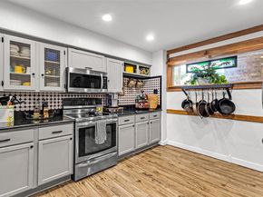 1805  Lakecrest Court , Carrollton Texas 75006