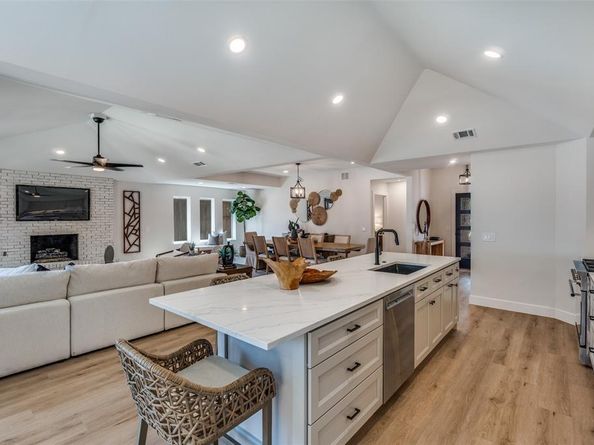 6019  Daven Oaks Drive , Dallas Texas 75248