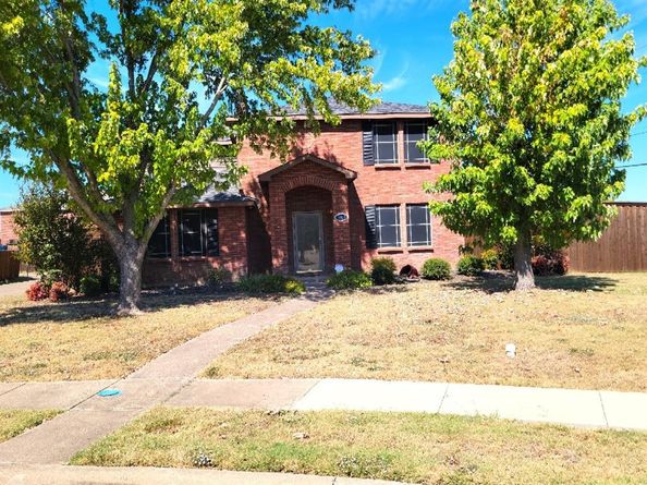 1003  Graystone Drive , Lancaster Texas 75134