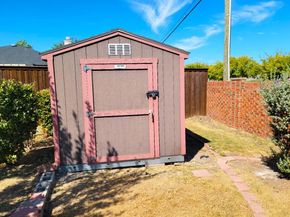 1003  Graystone Drive , Lancaster Texas 75134