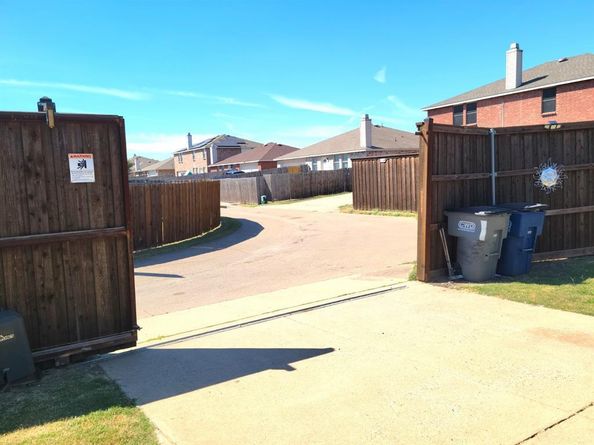 1003  Graystone Drive , Lancaster Texas 75134
