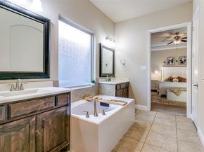 504  Garden Avenue , Euless Texas 76039