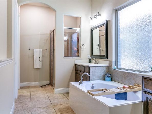 504  Garden Avenue , Euless Texas 76039