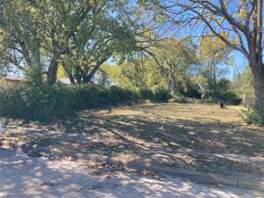 2739  Plaza Boulevard , Dallas Texas 75241