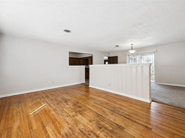 2739  Plaza Boulevard , Dallas Texas 75241
