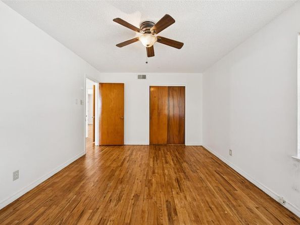 2739  Plaza Boulevard , Dallas Texas 75241