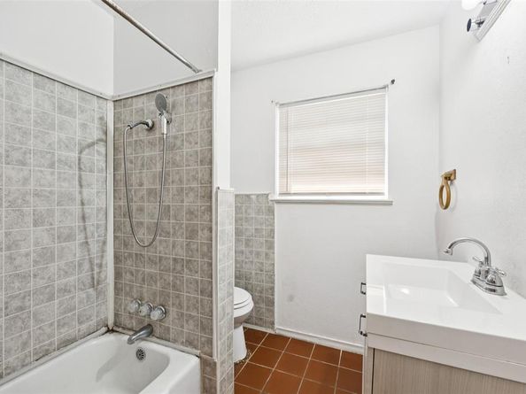 2739  Plaza Boulevard , Dallas Texas 75241