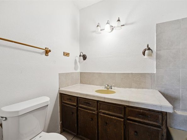 2739  Plaza Boulevard , Dallas Texas 75241