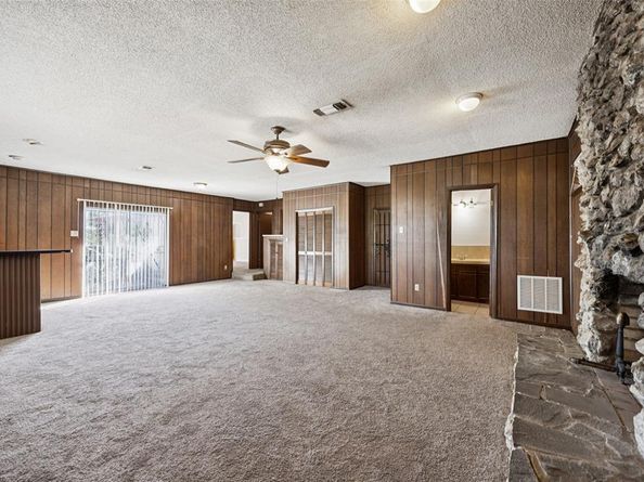 2739  Plaza Boulevard , Dallas Texas 75241