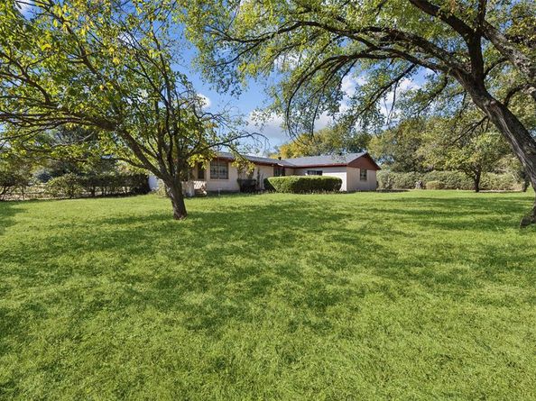 2739  Plaza Boulevard , Dallas Texas 75241