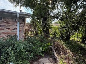 2820  Blanton Street , Dallas Texas 75227