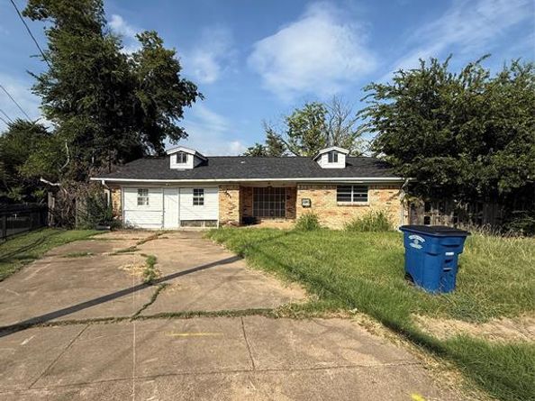 2820  Blanton Street , Dallas Texas 75227